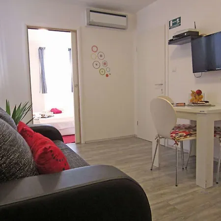 Tragos Lemon Tree * Trogir