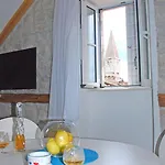 Tragos Lemon Tree * Trogir
