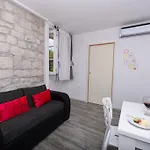 Apartment Tragos Lemon Tree *