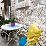 Apartment Tragos Lemon Tree *