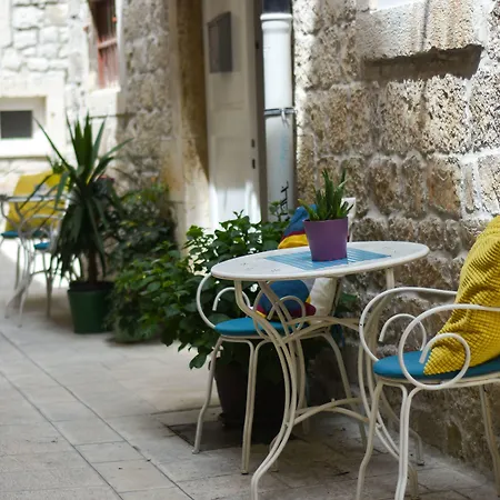 Tragos Lemon Tree Трогір