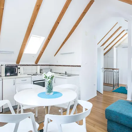 Tragos Lemon Tree Apartamento