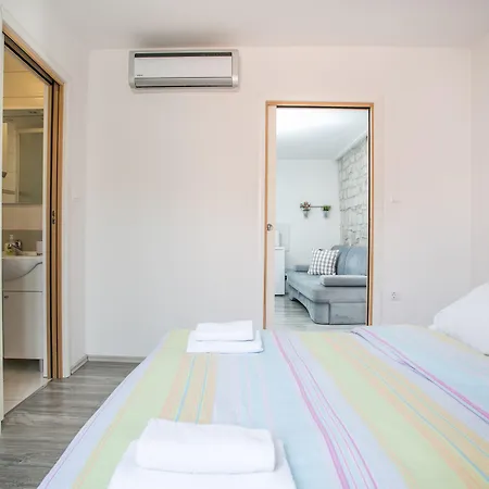 Tragos Lemon Tree Apartman Trogir