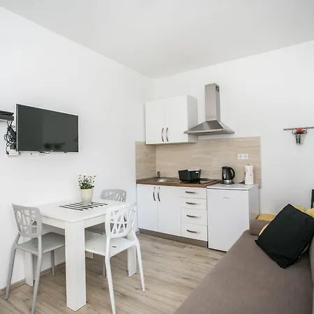 Tragos Lemon Tree Apartman Trogir