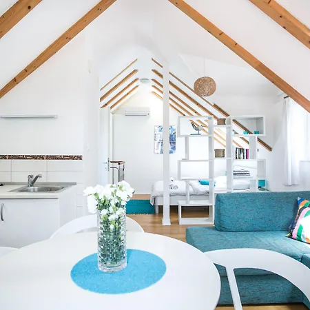 Tragos Lemon Tree Trogir