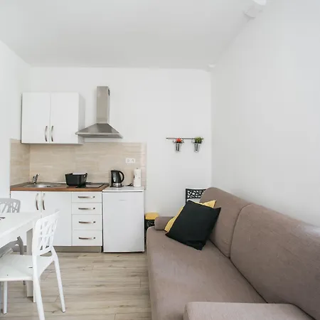 Tragos Lemon Tree Apartman Trogir