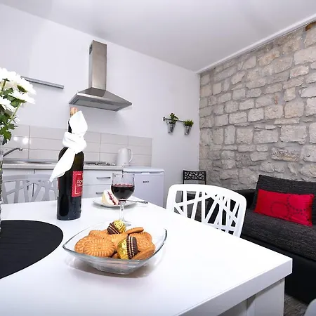 Tragos Lemon Tree トロギール