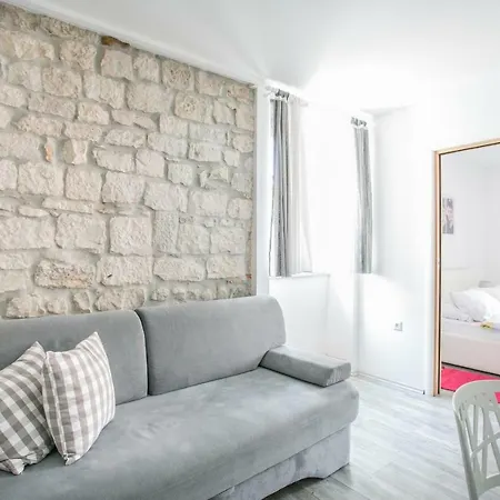 Tragos Lemon Tree アパート *