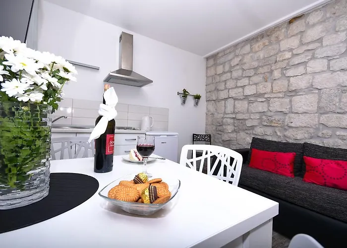 Tragos Lemon Tree Trogir