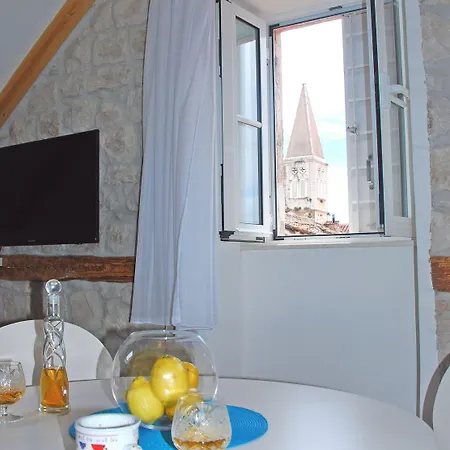 트라고스 레몬 트리 * 트로기르