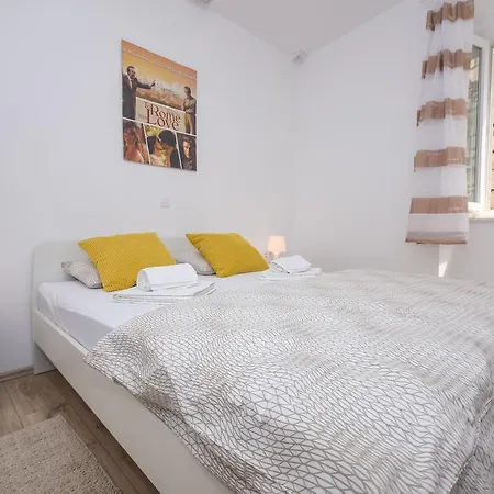 Apartment Tragos Lemon Tree Trogir